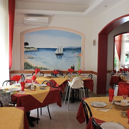 Hotel Susanna Rimini Luaran gambar