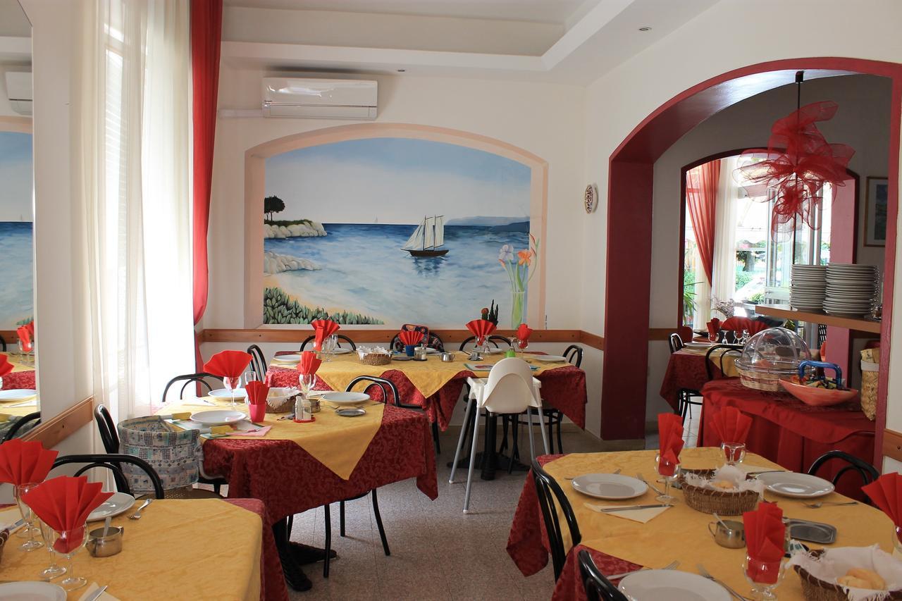 Hotel Susanna Rimini Luaran gambar