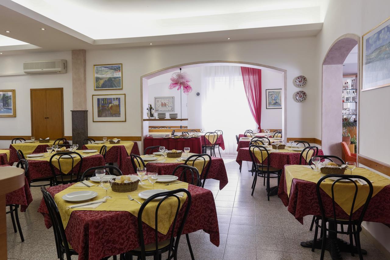 Hotel Susanna Rimini Luaran gambar