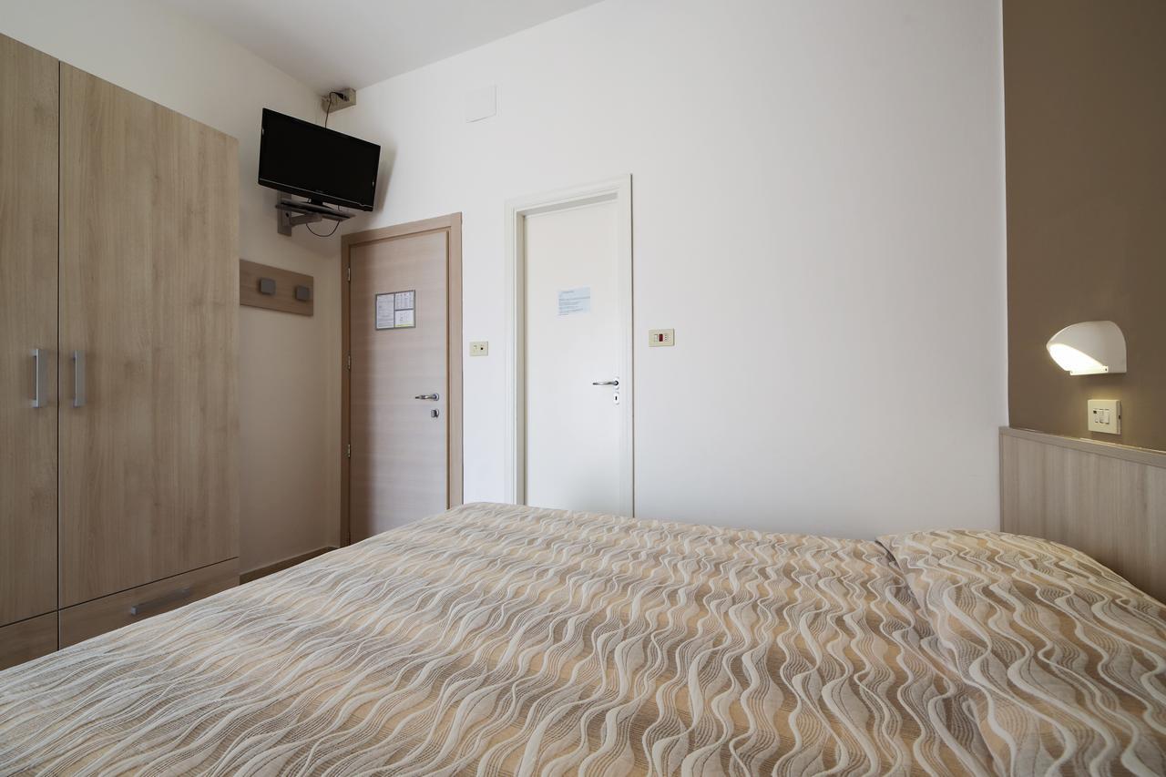 Hotel Susanna Rimini Bilik gambar