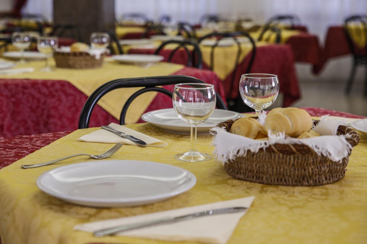 Hotel Susanna Rimini Luaran gambar