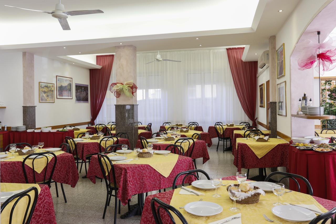 Hotel Susanna Rimini Luaran gambar